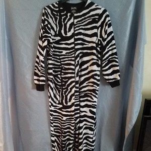 Nick & Nora zebra print zippered onesie/pajamas